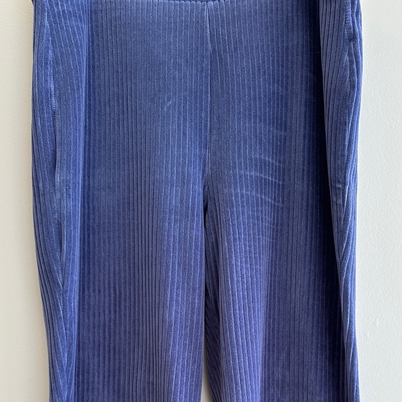 Aerie Groove-On Rib Velour High-Waisted Flare Pant, Blue, Size Large Short - Picture 7 of 16